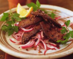 Arnavut ciğeri lautasella