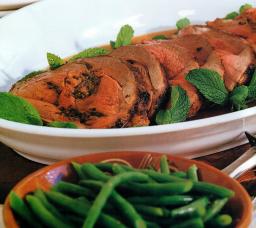 Carneiro à Transmontana - mintulla ja valkosipulilla ryyditetty lampaanpaisti