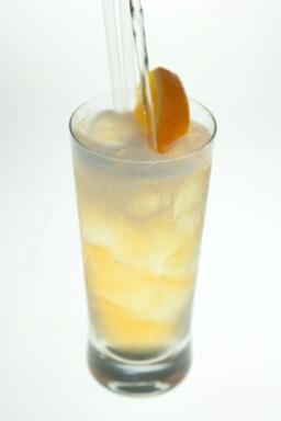 Klondike lasissa hedelmien kera