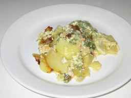 Lohilaatikkoa lautasella