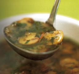 Metsästäjänkastiketta kulhossa