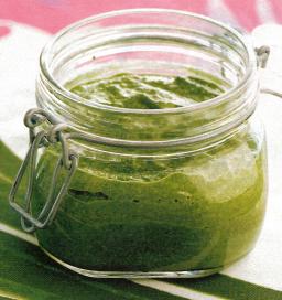 Nokkospestoa lasipurkissa