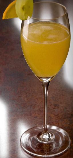 Ritz lasissa greippi- ja appelsiiniviipalella