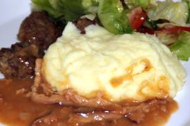 Läskisoossia lautasella