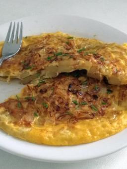 Tortilla de patatas lautasella