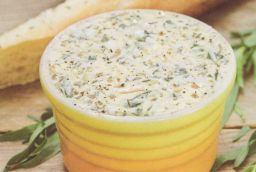 Itse valmistettu béarnaisevoi