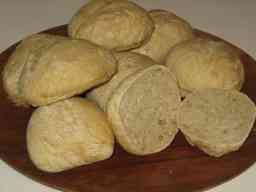 Aamiaissämpylät uunituoreena