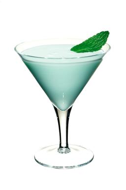 Alexander's Sister cocktail cocktaillasissa, giniä, minttulikööriä ja kermaa