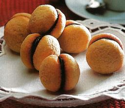 Baci di Giulietta tarjoilualustalla