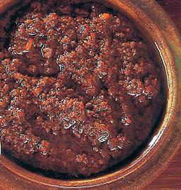 Balti-masalatahnaa kulhossa