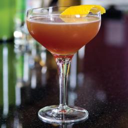 Blood and Sand cocktail cocktaillasissa