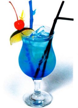 Blue Lagoon - sininen laguuni lasissa