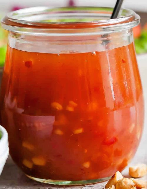 Chilivinegrettiä purkissa