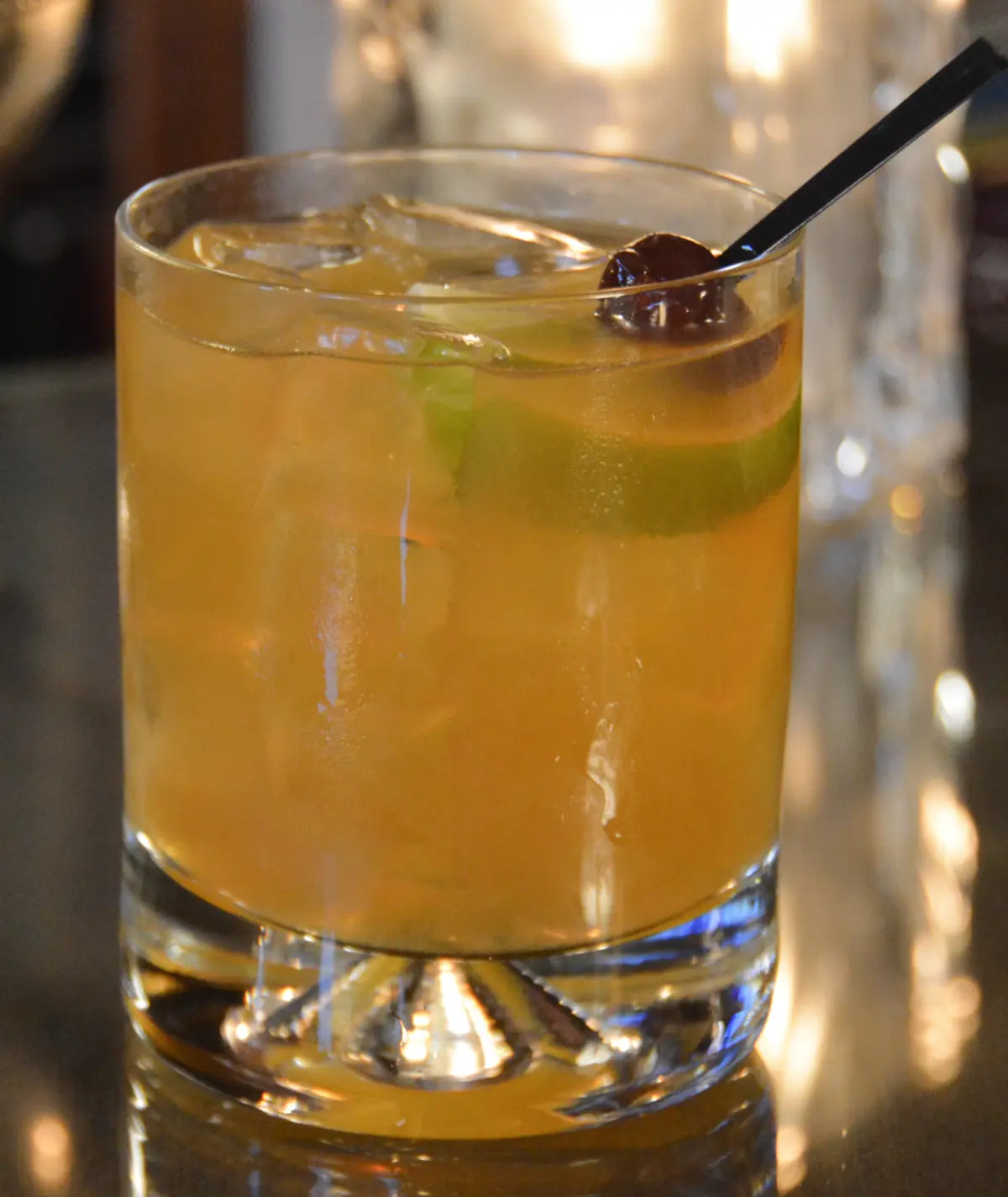 Churchill juomasekoitus punaista katkeroa ja olutta