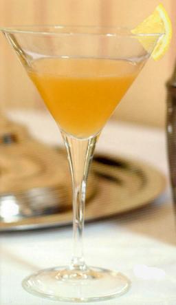 Cognac Sour cocktail konjakista ja sitruunamehusta
