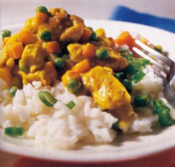 Curry-kasvisbroileria lautasella