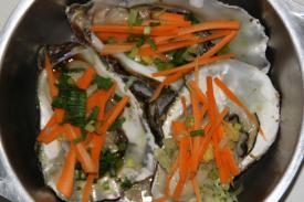 Höyrytetyt osterit uunivalmiina