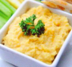 Hummus tahna tarjoiluvalmiina