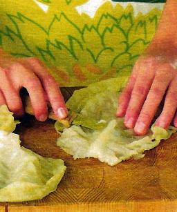 Irrota kaalista lehdet