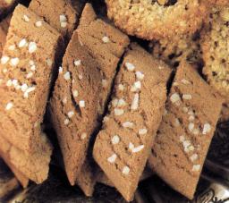 Isoäidin suklaaleivät valmiina tarjottavaksi