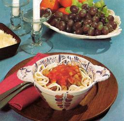 Itämaista lihapataa kulhossa