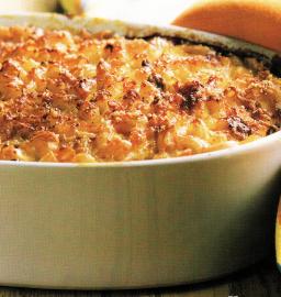 Jauheliha-juuresmakaronilaatikkoa vuoassa