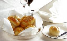 Erilaisia kateleipiä