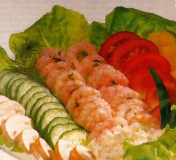 Katkarapusalaattia tarjolla