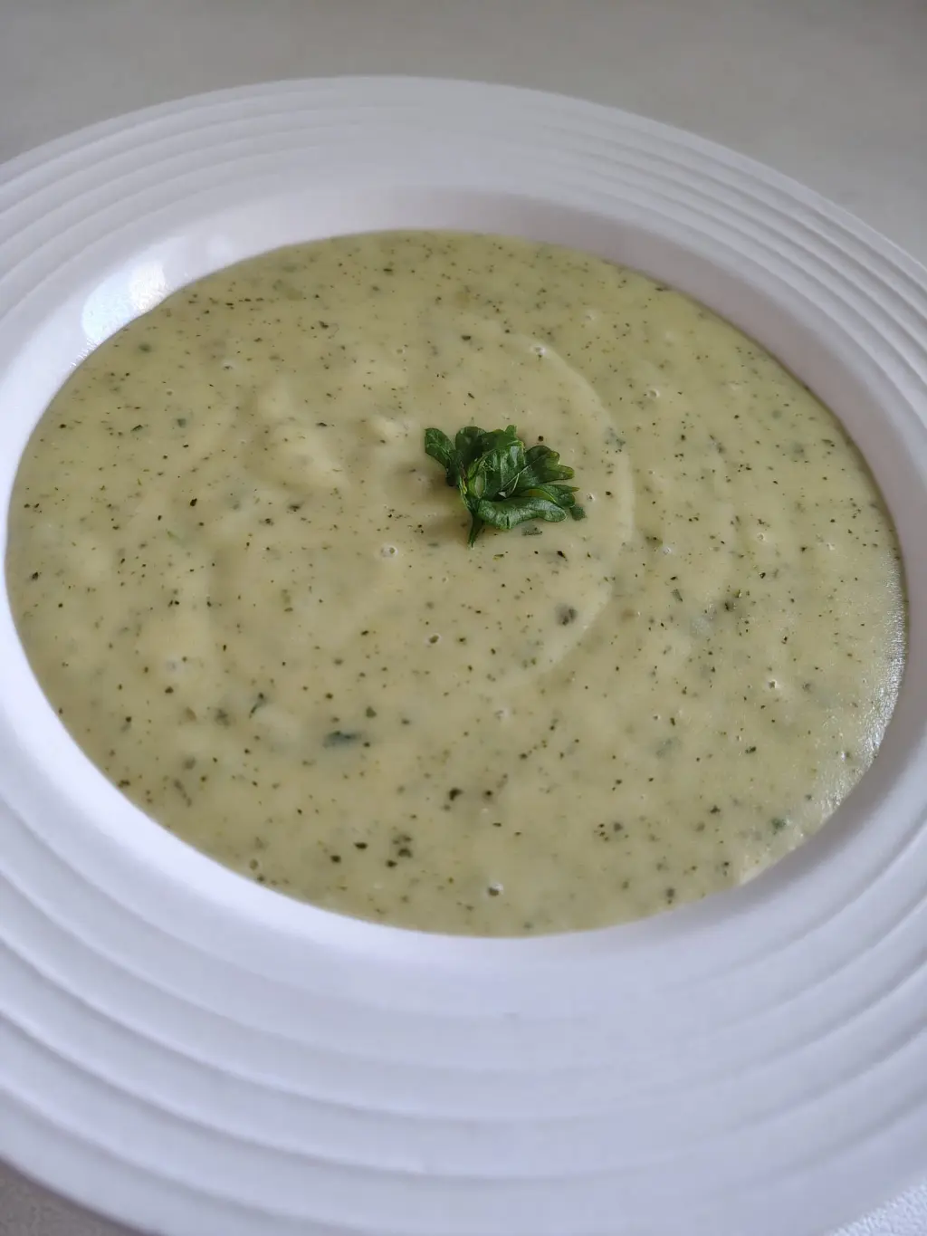 Todella hyvänmakuinen kesäkurpitsasosekeitto