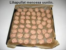 Lihapullat menossa uuniin