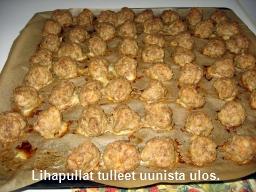 Lihapullat tulleet uunista ulos
