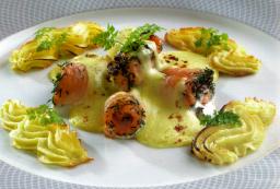 Lohimuhennosta lautasella