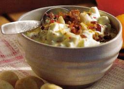 Mango-pähkinädippi kulhossa tarjoiluvalmiina