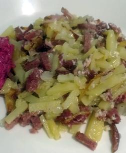 Meetvurstikiusaus lautasella