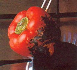 Paprikan nopea paahtaminen kaasuliekissä