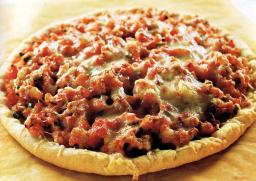 Ratatouillepiirakka tarjolla