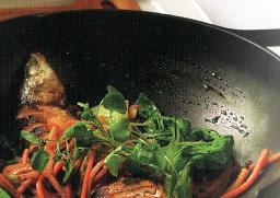 Siikaa wokissa kirjaimellisesti