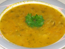 Simpukkakeittoa lautasella