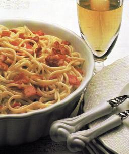 Spagetti carbonara kulhossa