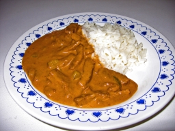 Stroganoff lautasella