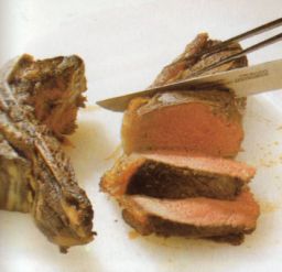 Leikkaa liha n. 3 cm:n viipaleiksi 