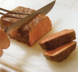 Leikkaa kaksoisvälikyljys viipaleiksi poikkisyin