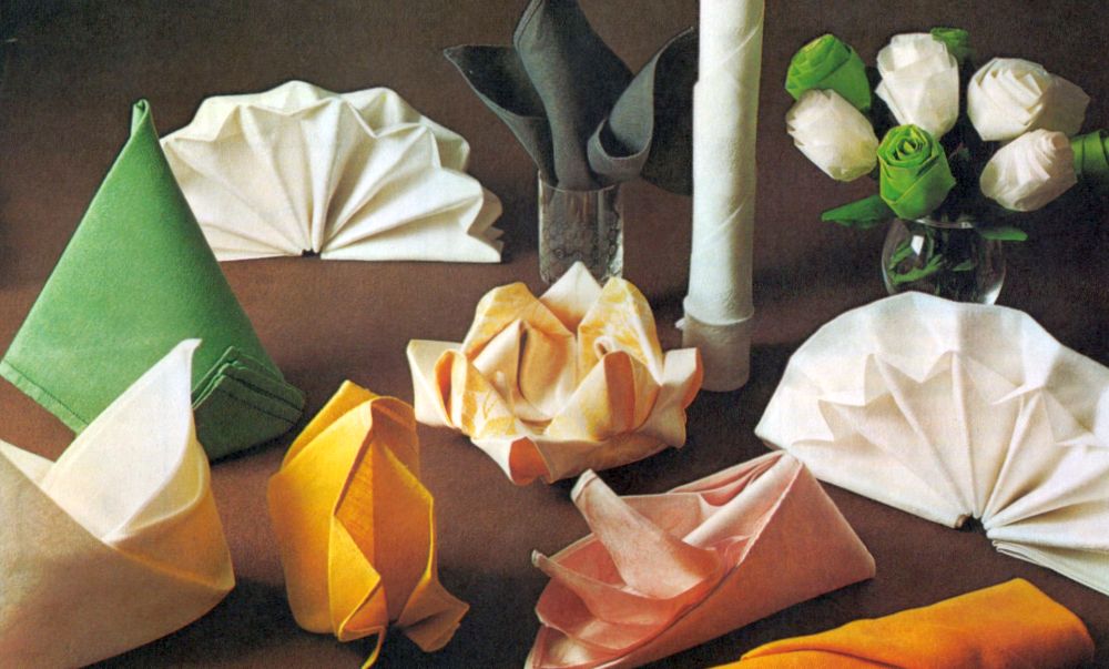 Taiteltuja lautasliinoja