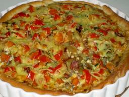 Talonpojan pizza tarjoiluvalmiina