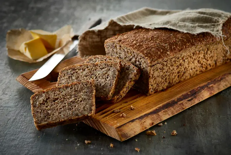 Tanskalaista ruisleipää valmiiksi viipaloituna
