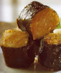 Tonnikala-seesampalat lautasella