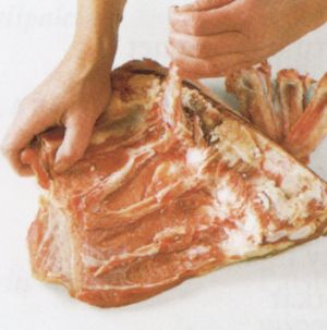 Vedä luuta varovaisesti ylöspäin