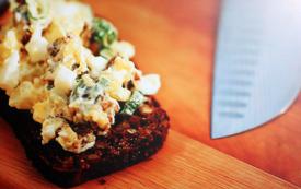 Ukkojen kokkelia lautasella