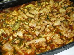 Uunissa haudutettua broileria vuoassa