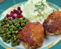 Wallenbergin pihvi lautasella